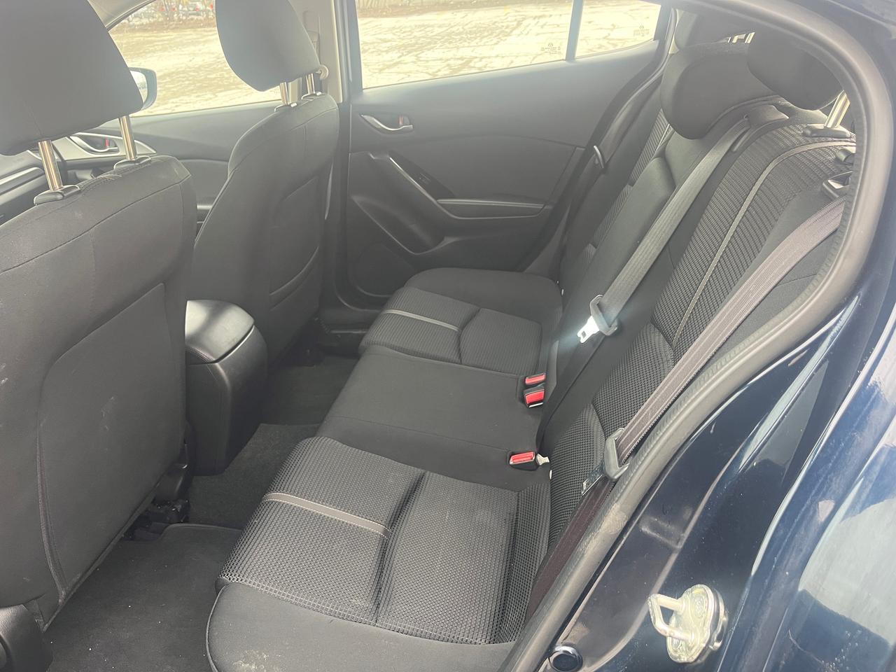 2018 Mazda MAZDA3 GS Photo