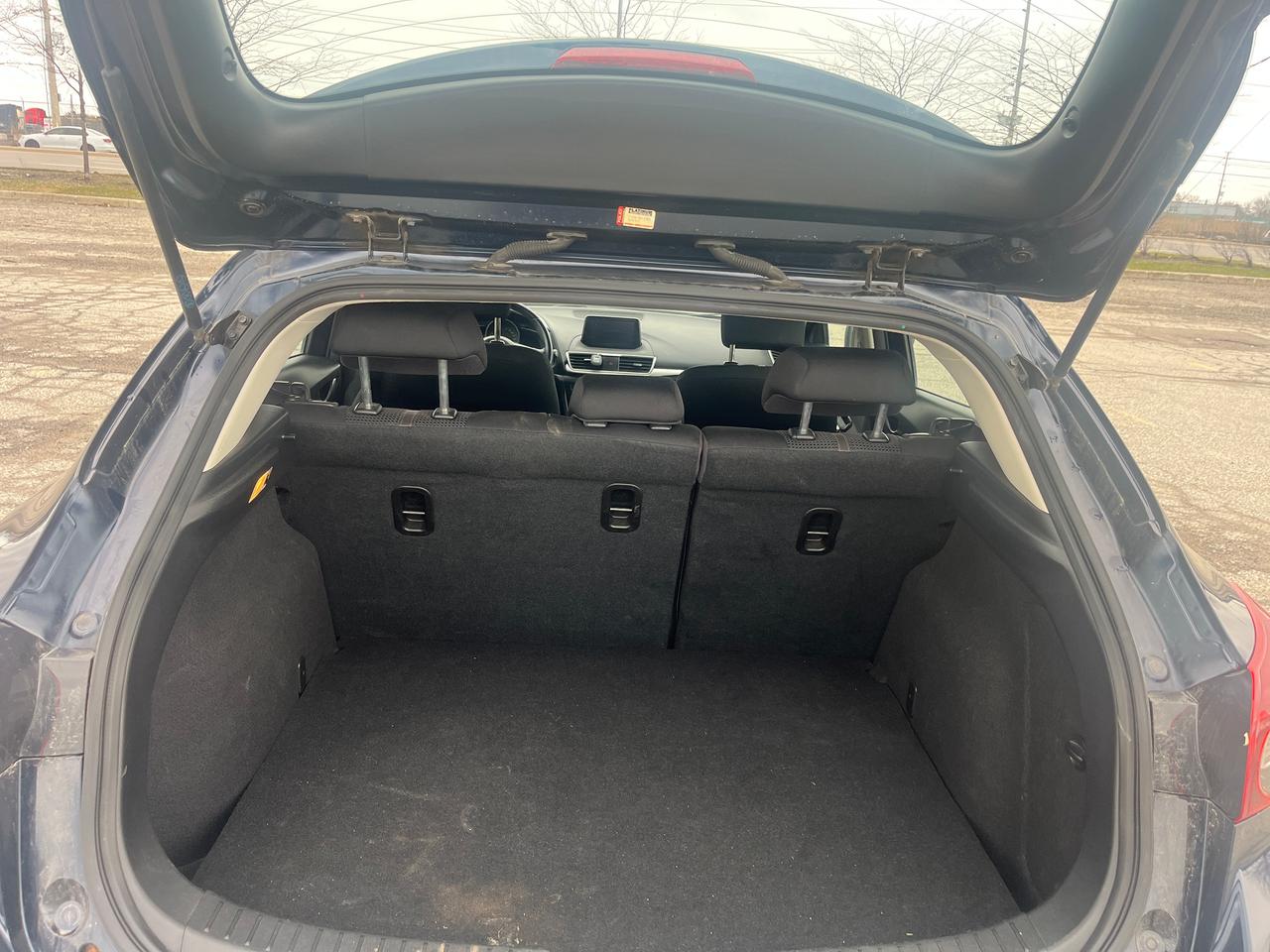2018 Mazda MAZDA3 GS Photo