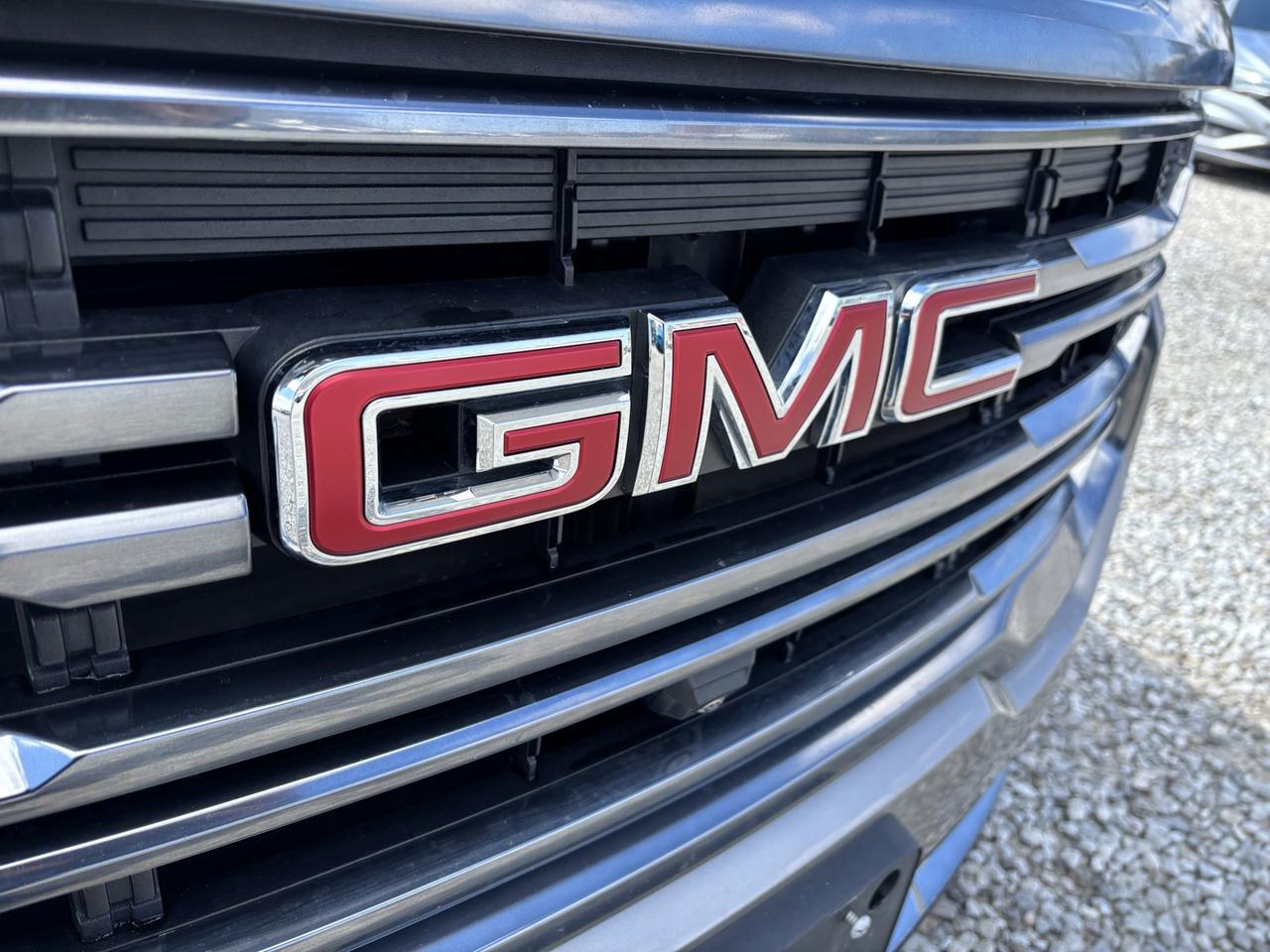 2022 GMC Acadia AT4 Photo