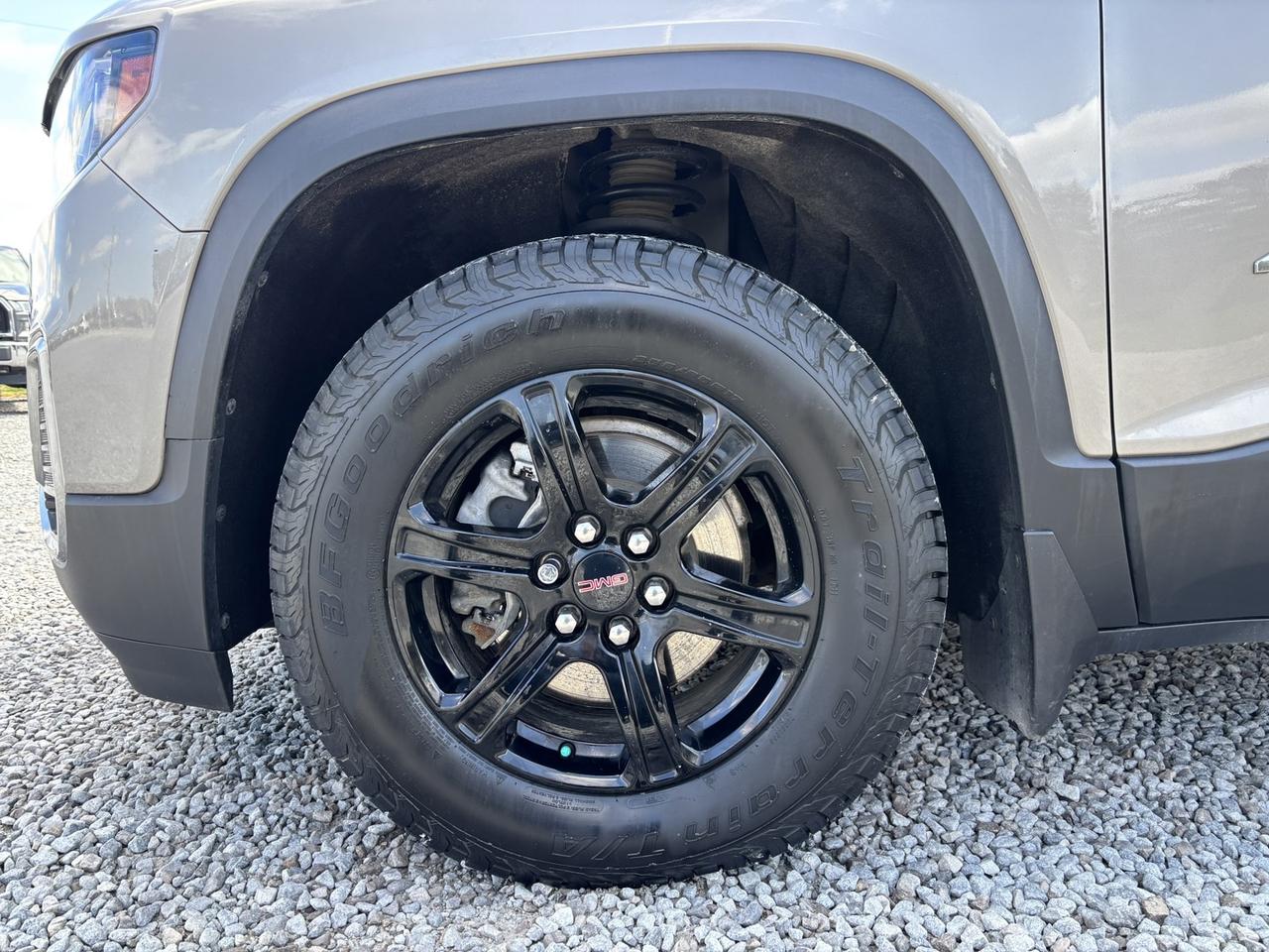 2022 GMC Acadia AT4 Photo