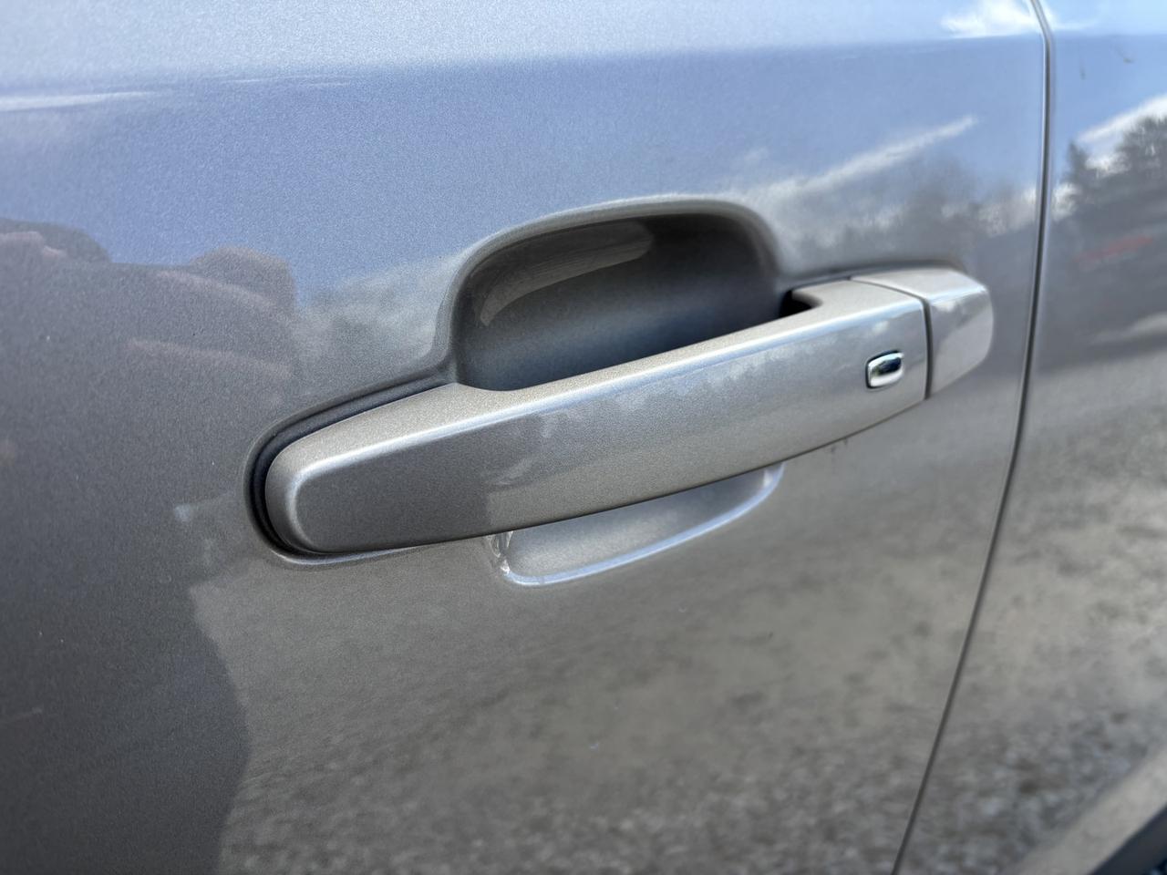 2022 GMC Acadia AT4 Photo