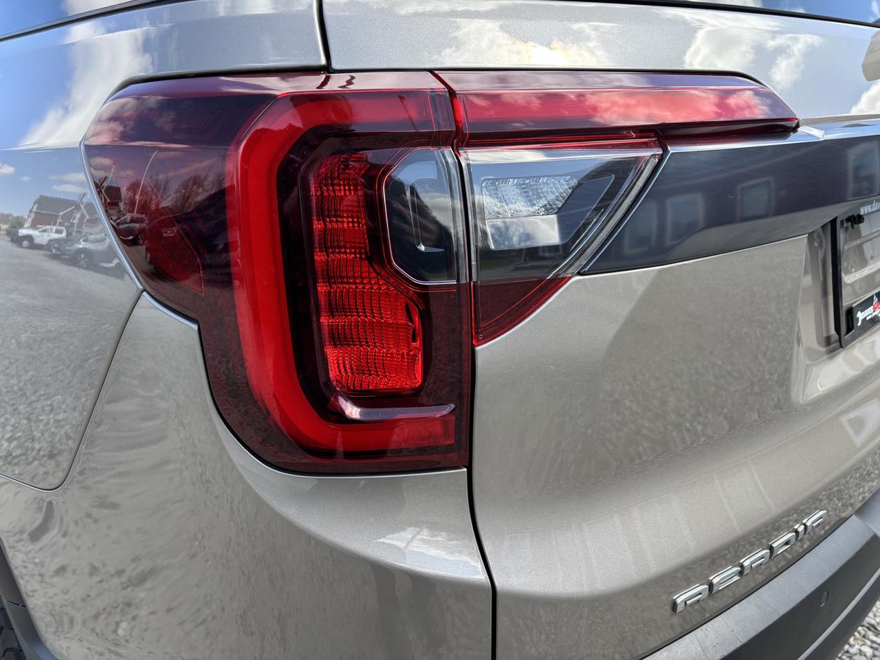 2022 GMC Acadia AT4 Photo