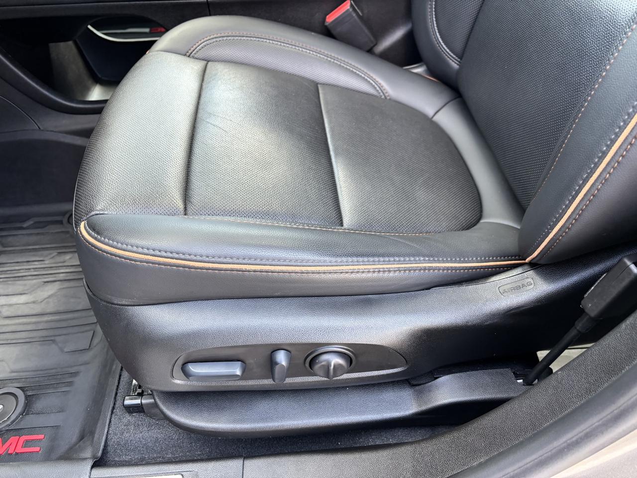 2022 GMC Acadia AT4 Photo