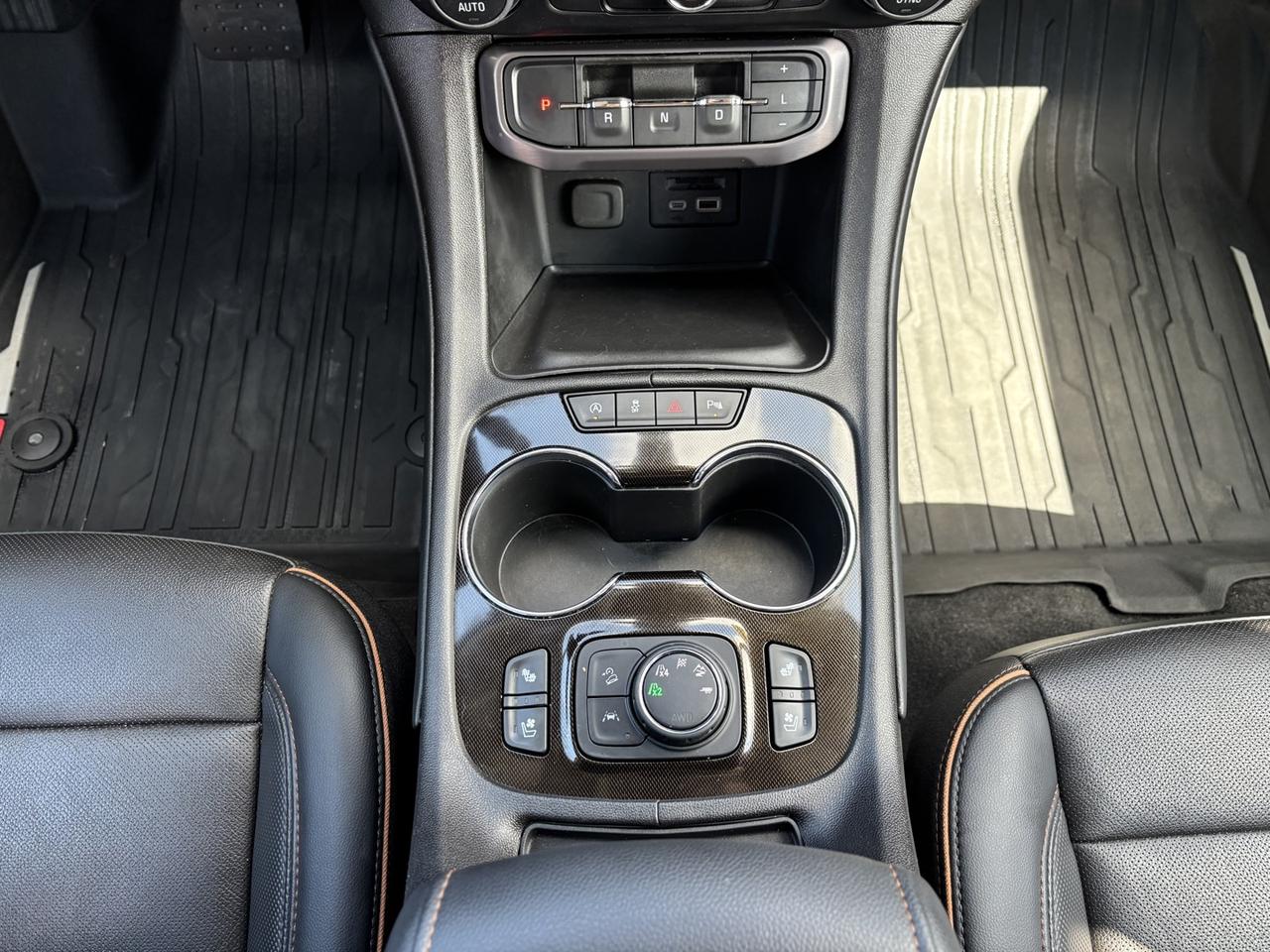 2022 GMC Acadia AT4 Photo