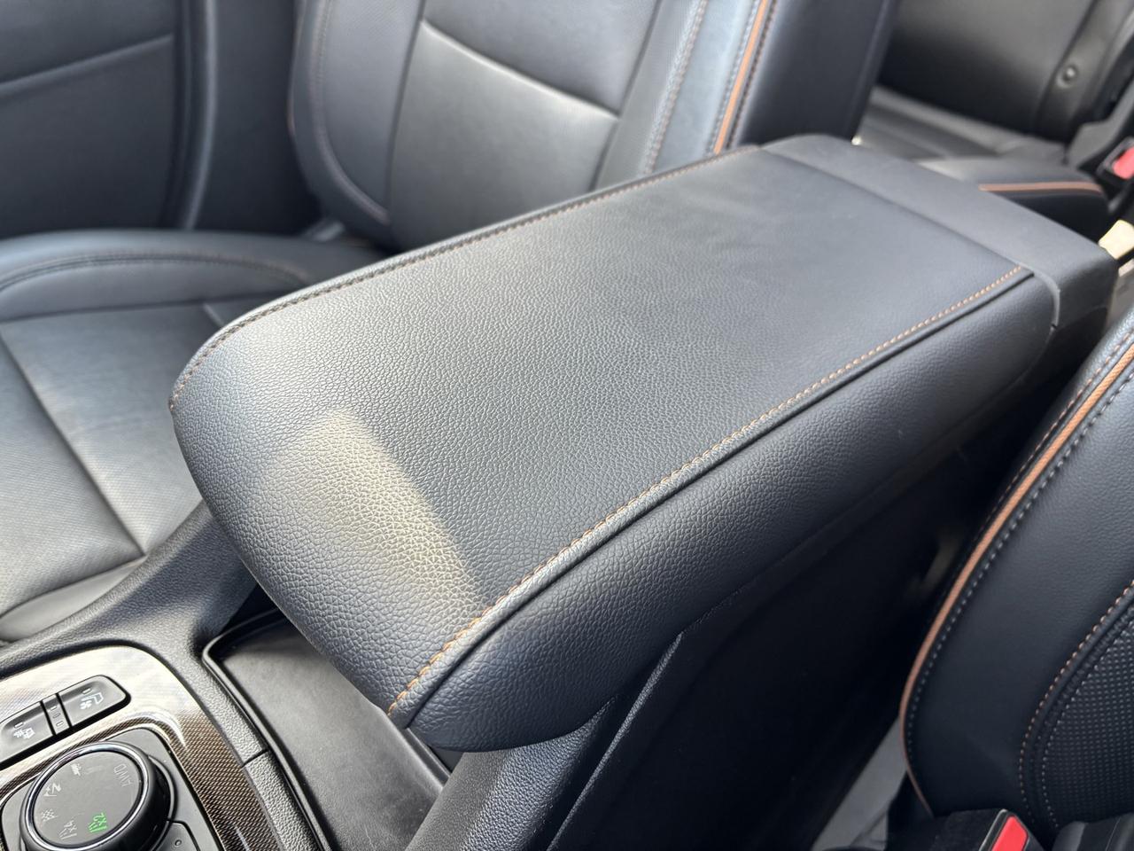 2022 GMC Acadia AT4 Photo