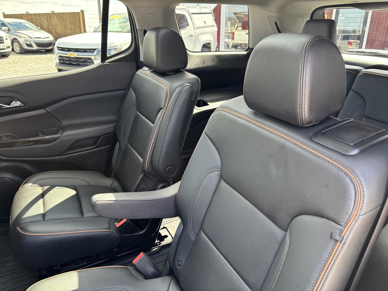 2022 GMC Acadia AT4 Photo