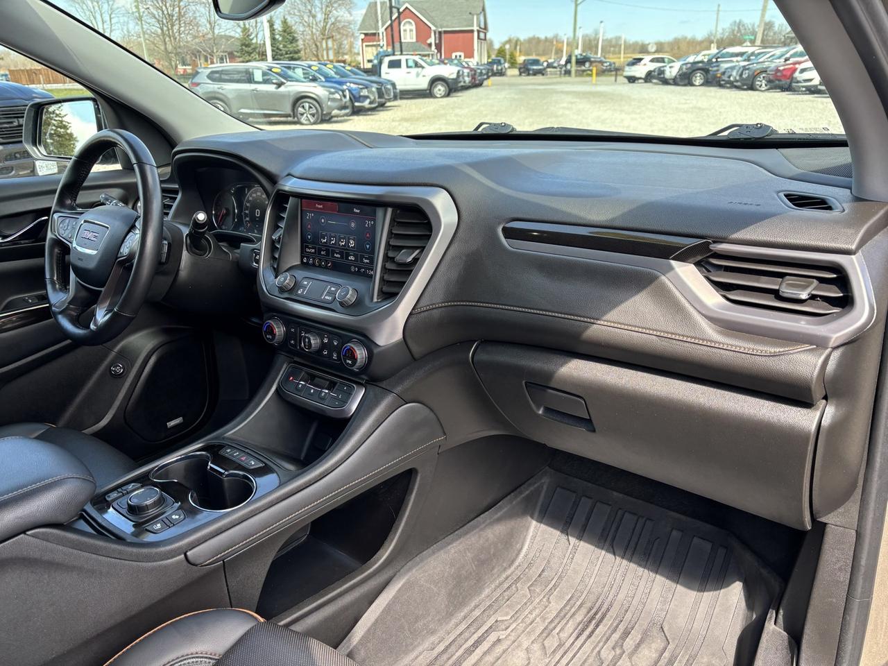 2022 GMC Acadia AT4 Photo