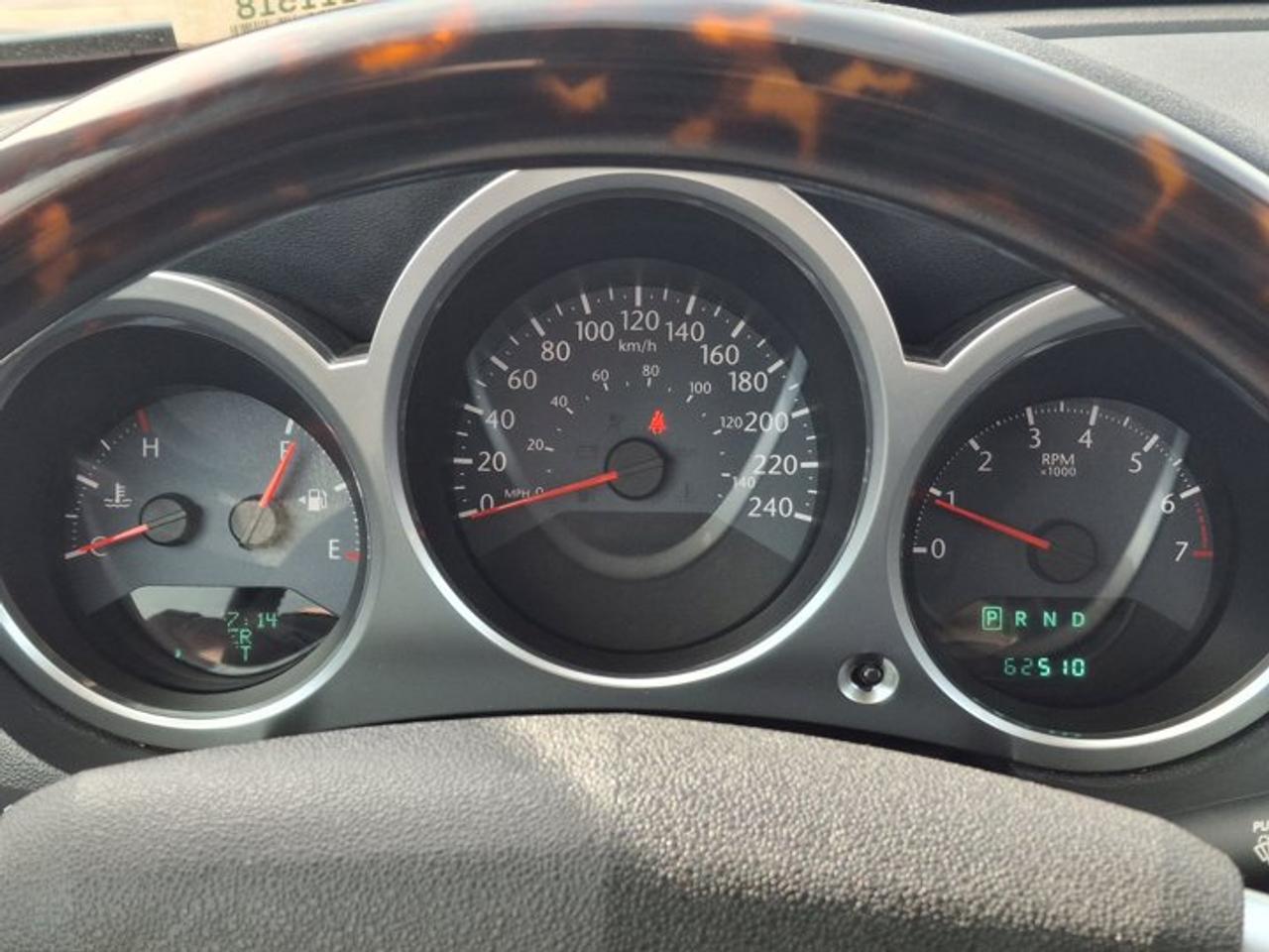 2010 Chrysler Sebring Limited Convertible | Leather | Hard Top | Heated Seats | Remote Start | and More ! Photo