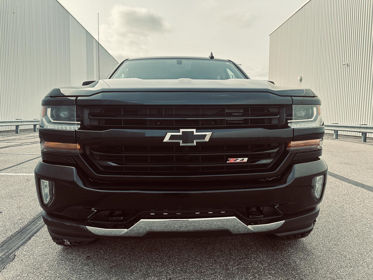 2018 Chevrolet Silverado 1500 4WD Crew Cab 2LT Z71 Lifted Custom Edition Photo