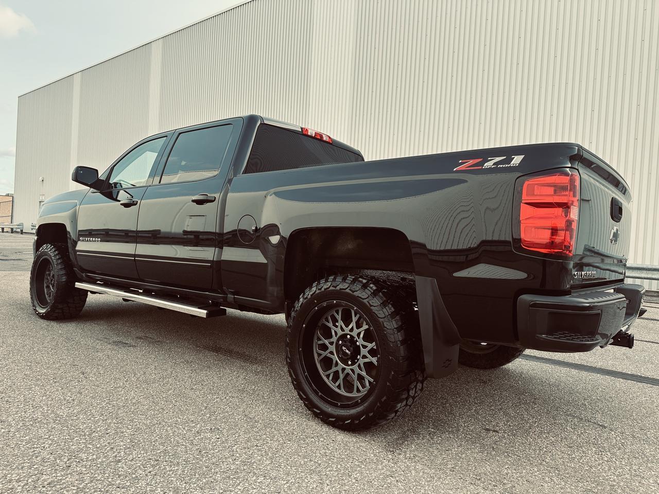 2018 Chevrolet Silverado 1500 4WD Crew Cab 2LT Z71 Lifted Custom Edition Photo4
