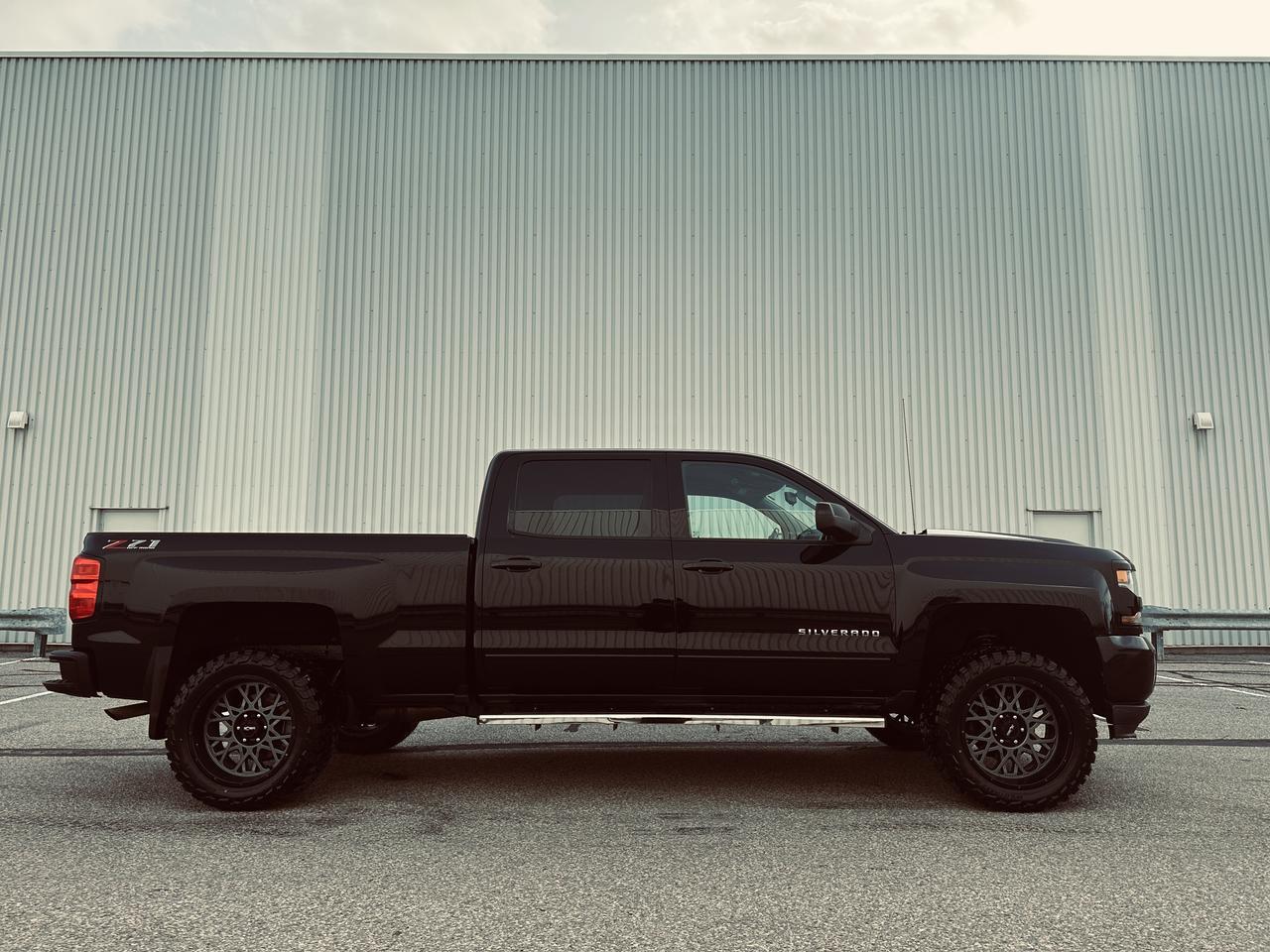 2018 Chevrolet Silverado 1500 4WD Crew Cab 2LT Z71 Lifted Custom Edition Photo