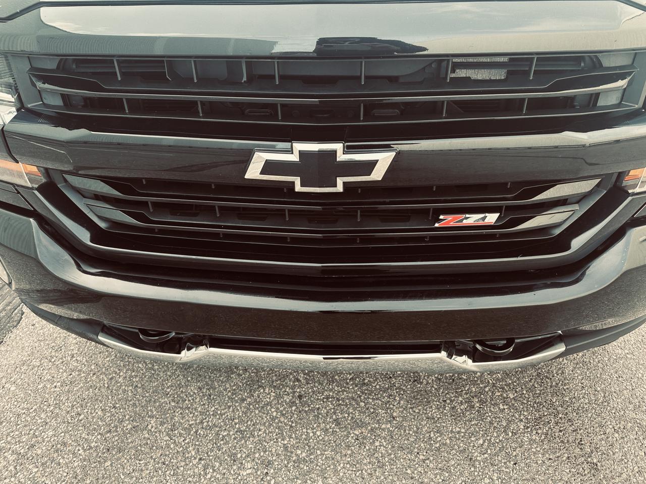 2018 Chevrolet Silverado 1500 4WD Crew Cab 2LT Z71 Lifted Custom Edition Photo