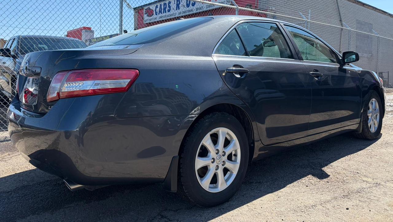 2010 Toyota Camry LE Photo