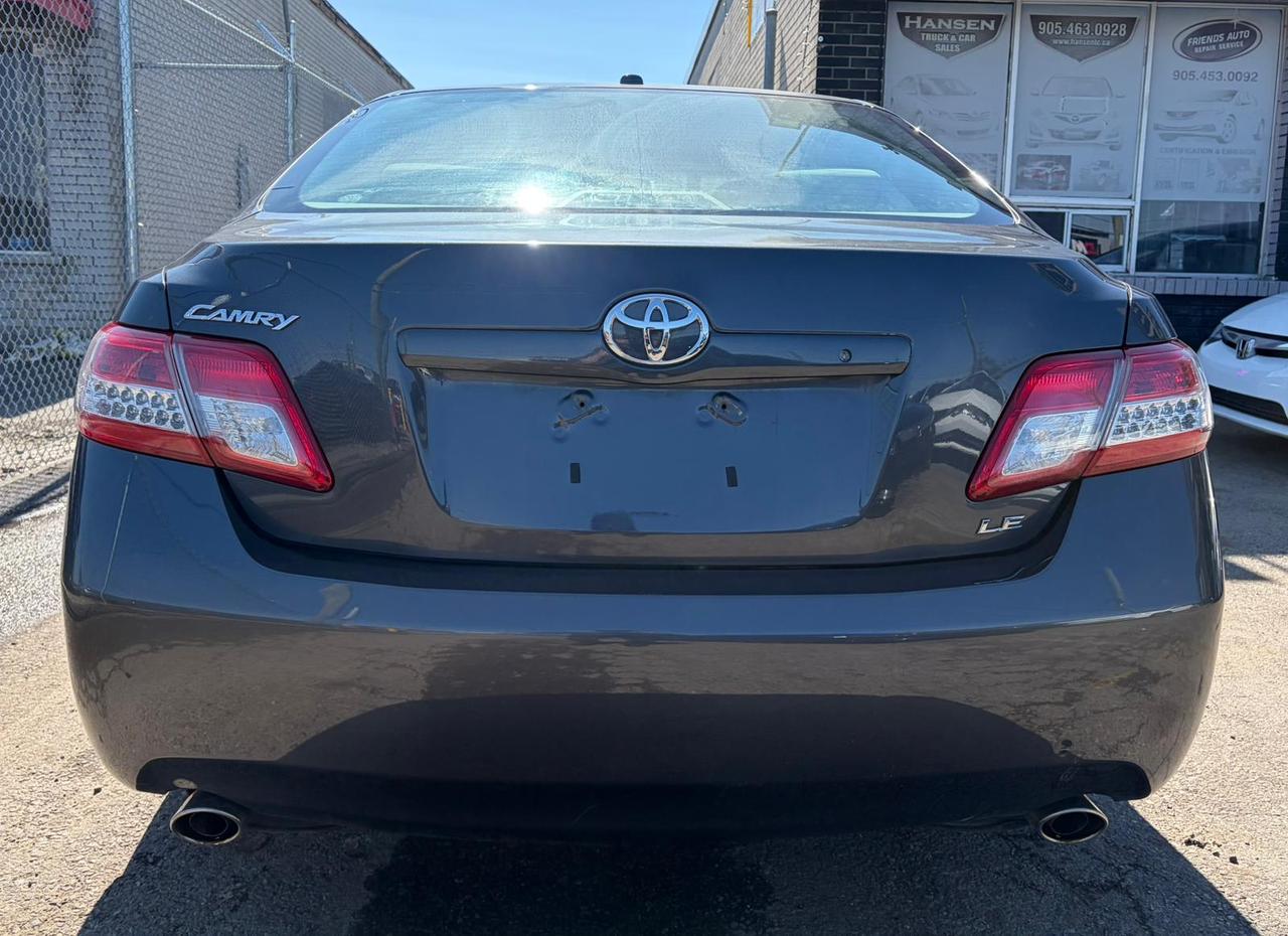 2010 Toyota Camry LE Photo