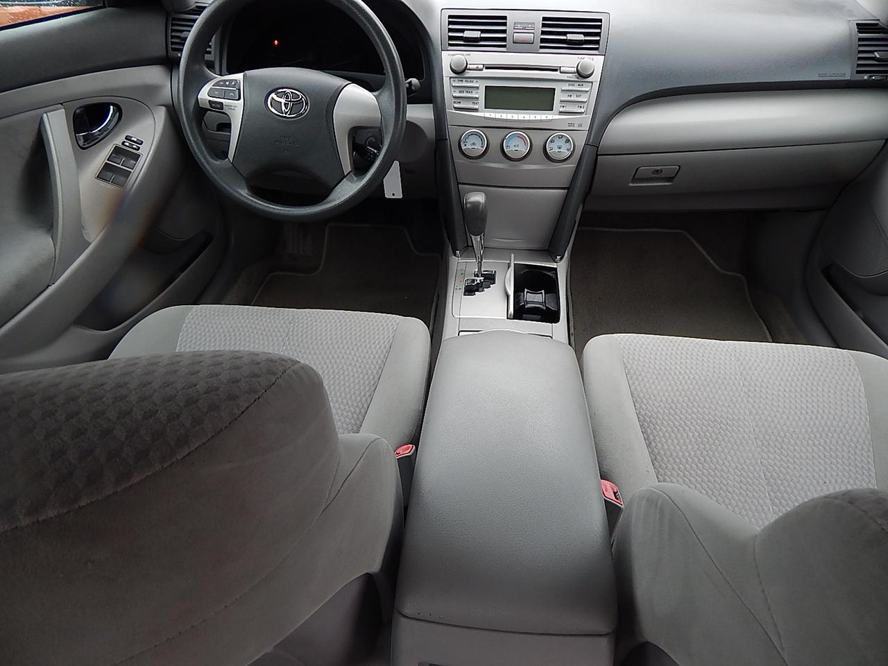 2010 Toyota Camry LE Photo