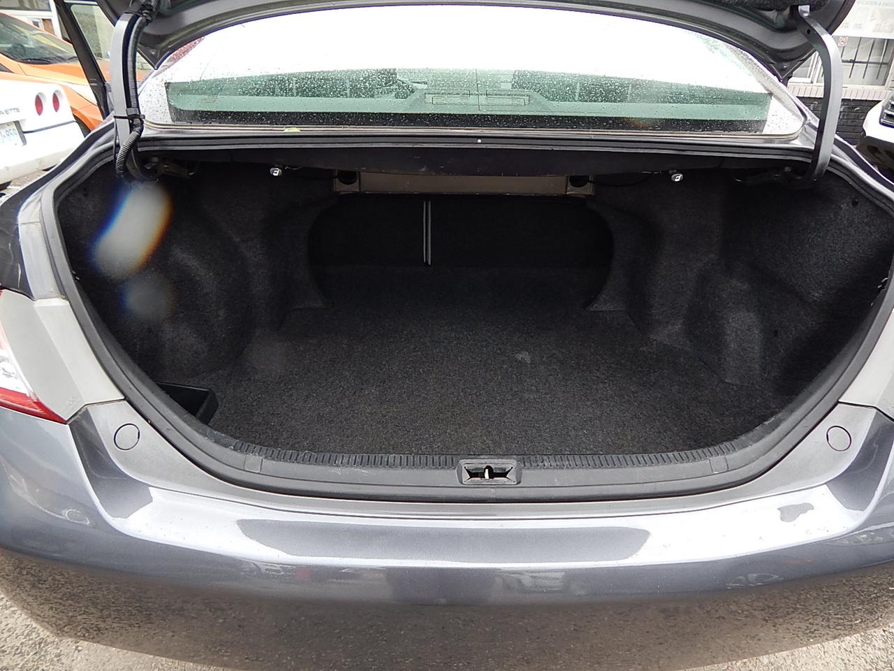 2010 Toyota Camry LE Photo