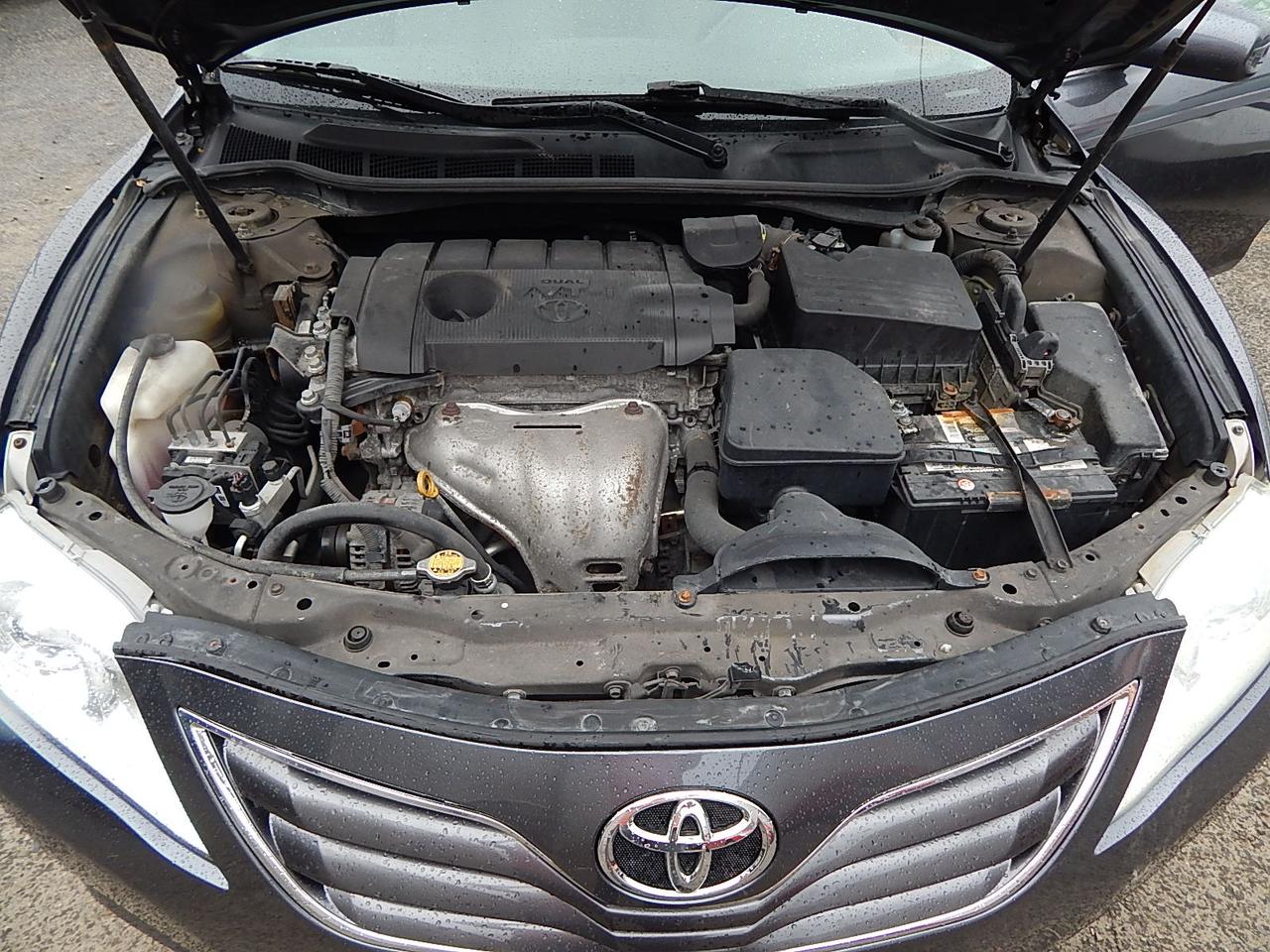 2010 Toyota Camry LE Photo