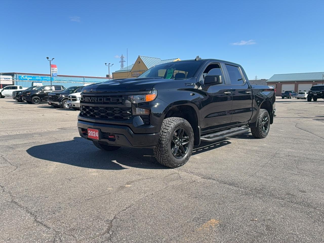 2024 Chevrolet Silverado 1500 CustomTrailBossZ71CrewCab4WD 5.3L8cylGas 5'10"Box