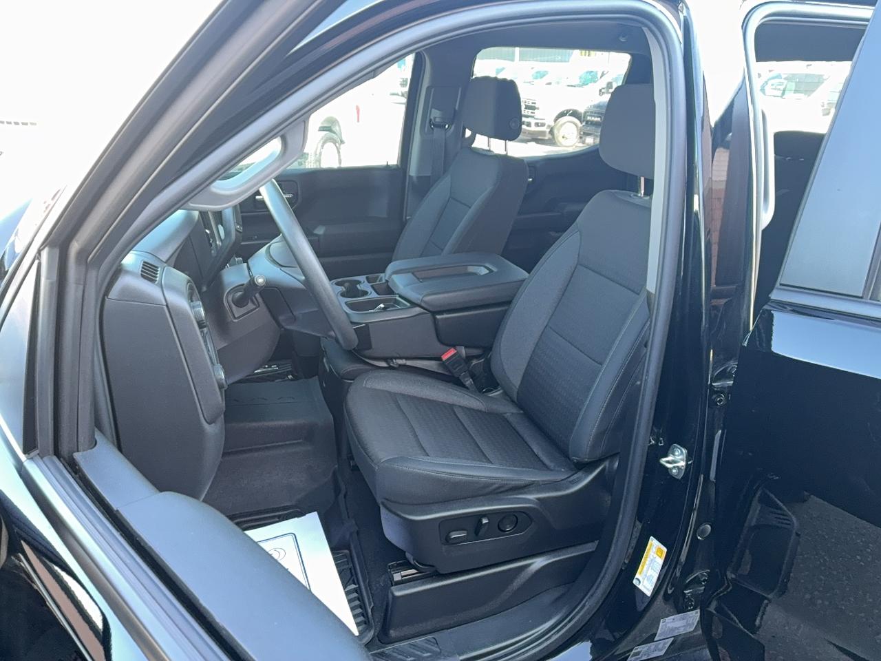 2024 Chevrolet Silverado 1500 CustomTrailBossZ71CrewCab4WD 5.3L8cylGas 5'10"Box Photo