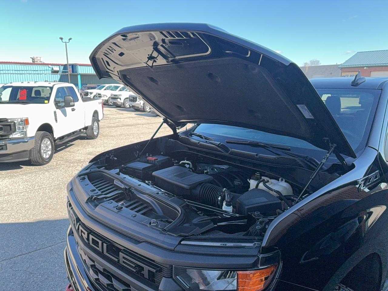 2024 Chevrolet Silverado 1500 CustomTrailBossZ71CrewCab4WD 5.3L8cylGas 5'10"Box Photo