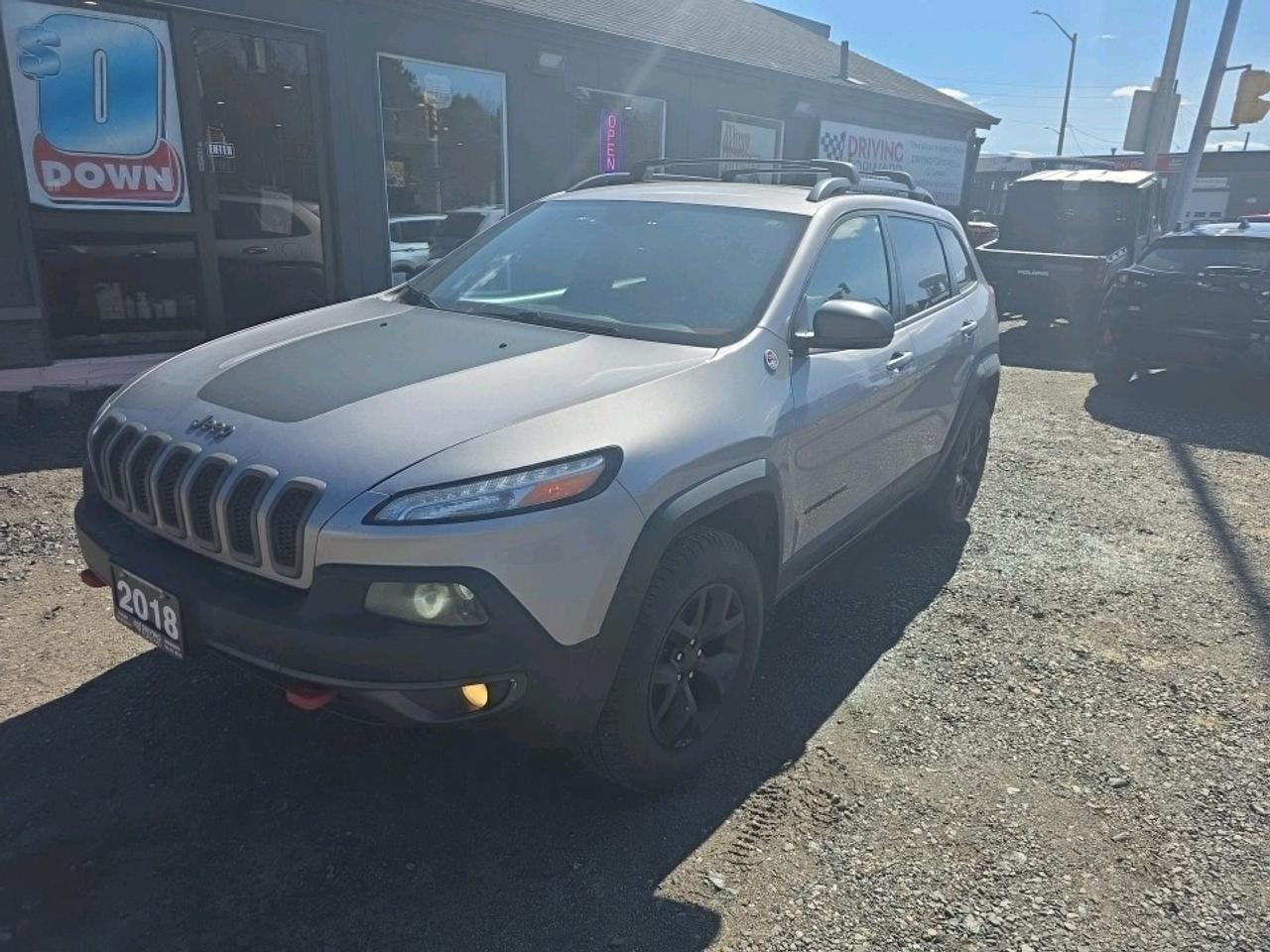 THIS JEEP CHEROKEE TRAILHAWK LEATHER PLUS IS FULLY LOADED AND HAS AN EXTRA SET OF WINTER TIRES AN RIMS...FINANCING AVAILABLE! CONSIGNMENT SPECIAL