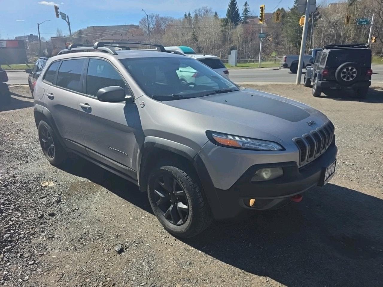 2018 Jeep Cherokee Trailhawk TRAILHAWK LEATHER PLUS Photo3