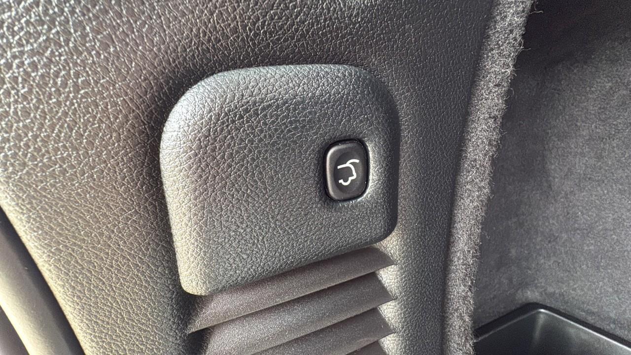 13882872