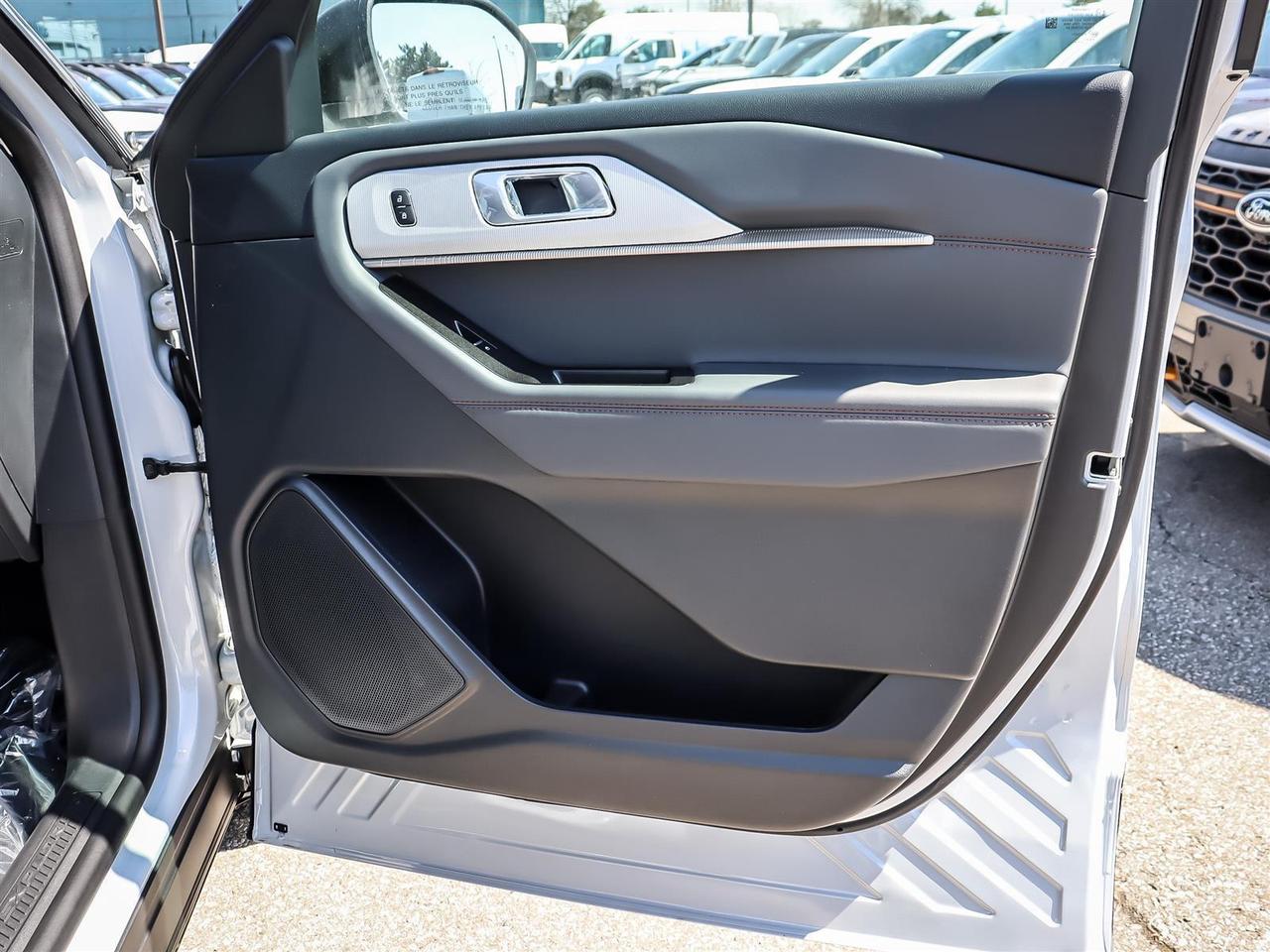 2026 Ford Explorer Active Photo