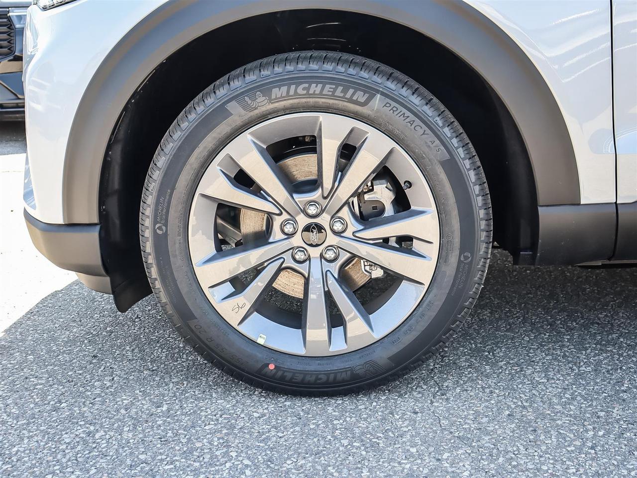 2026 Ford Explorer Active Photo