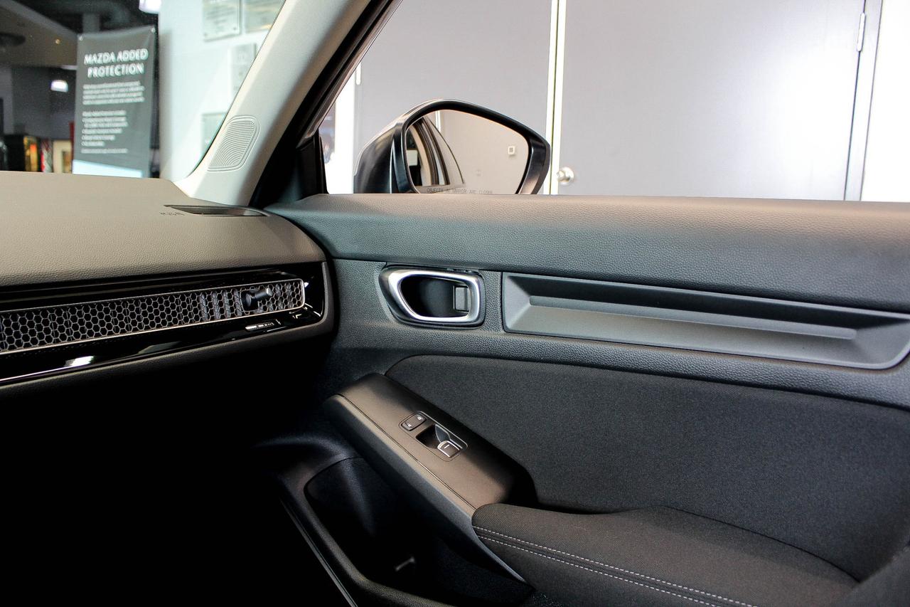 2024 Honda Civic LX-B CLOTH UPHOLSTERY - HEATED FRONT SEATS - REARVIEW CAMERA Photo