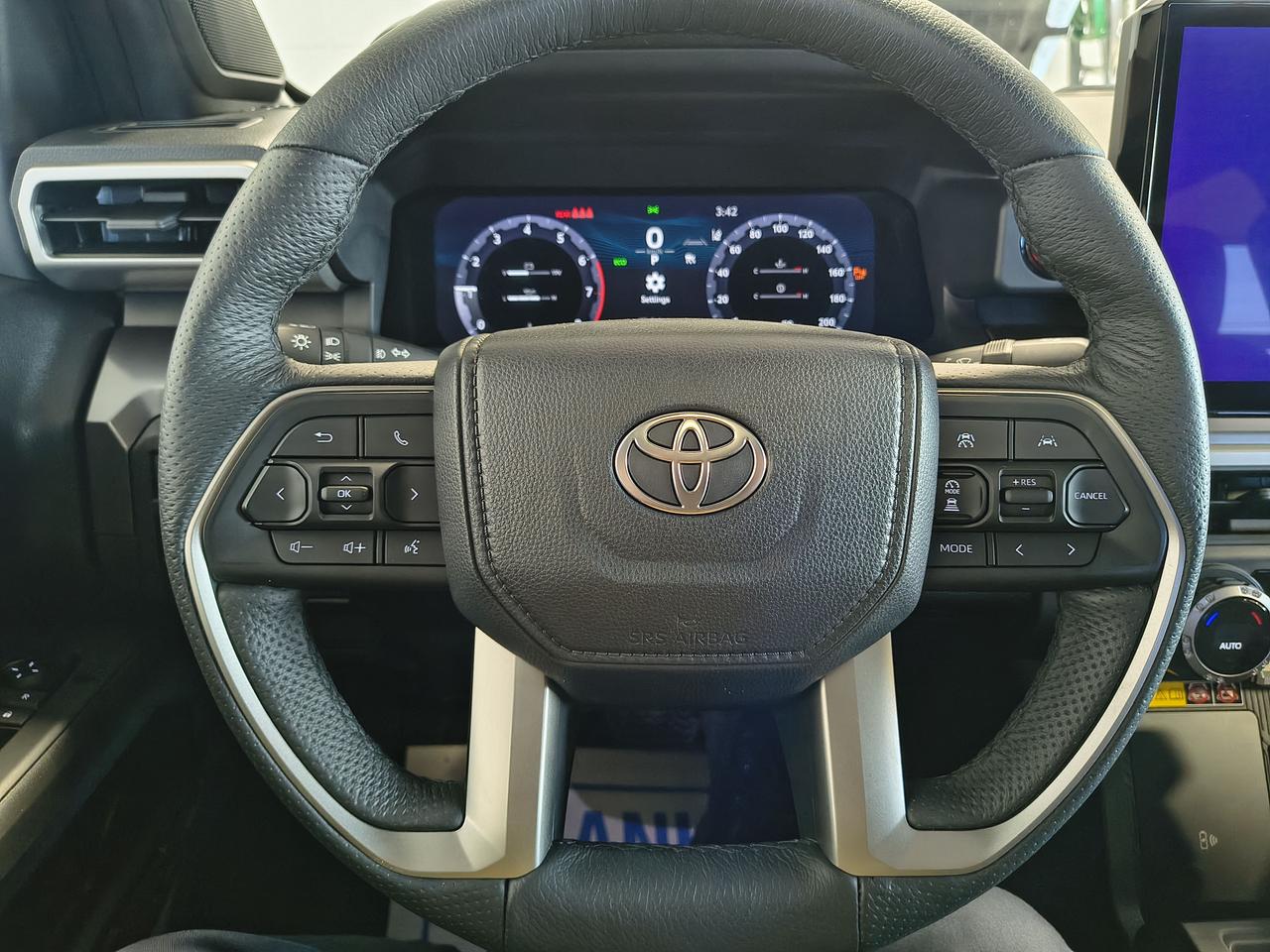 2025 Toyota Tacoma Hybrid Photo0