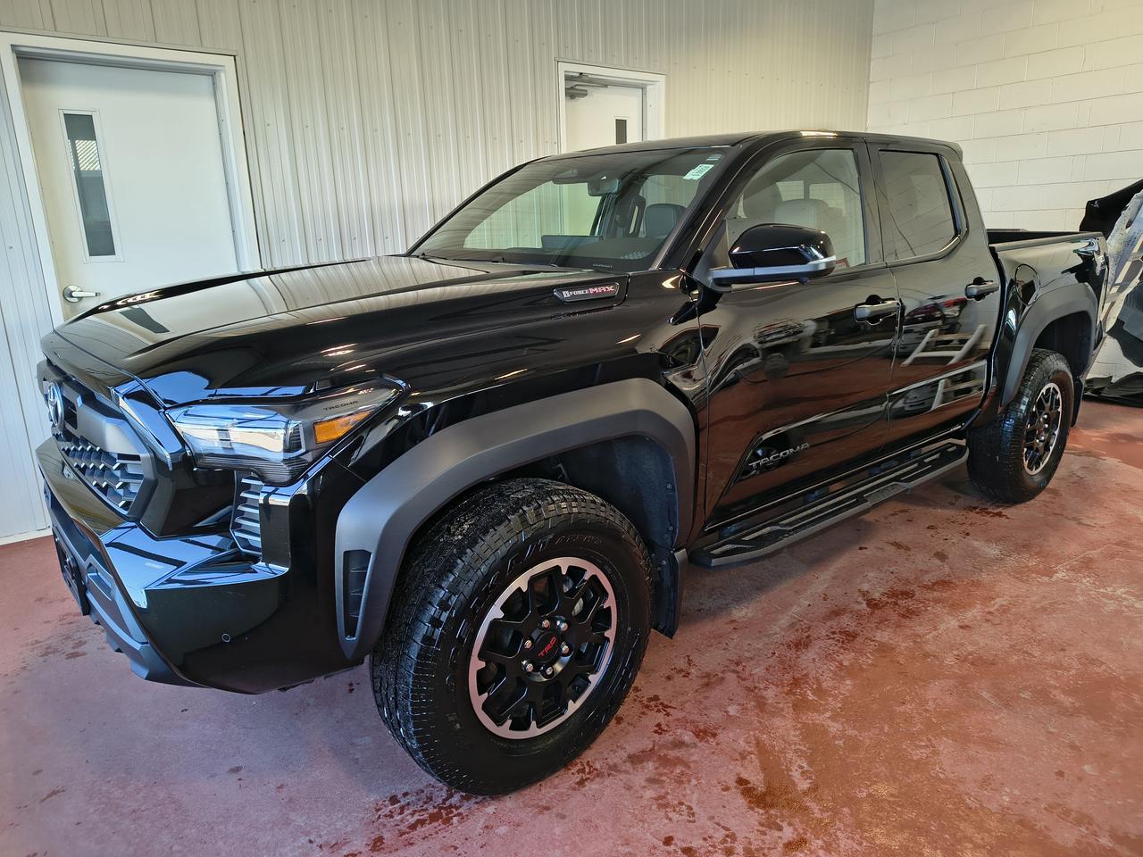 2025 Toyota Tacoma Hybrid Photo0