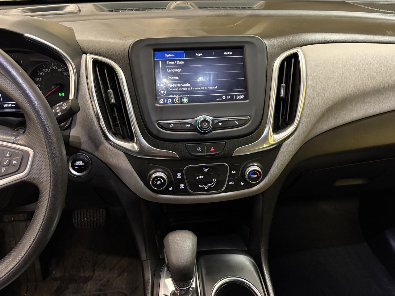 2022 Chevrolet Equinox LS Photo