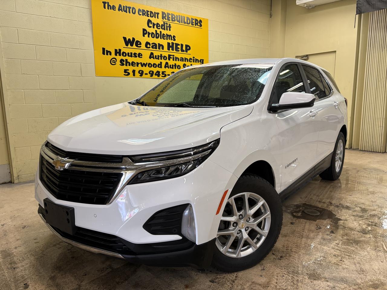 2022 Chevrolet Equinox LT - Photo #1