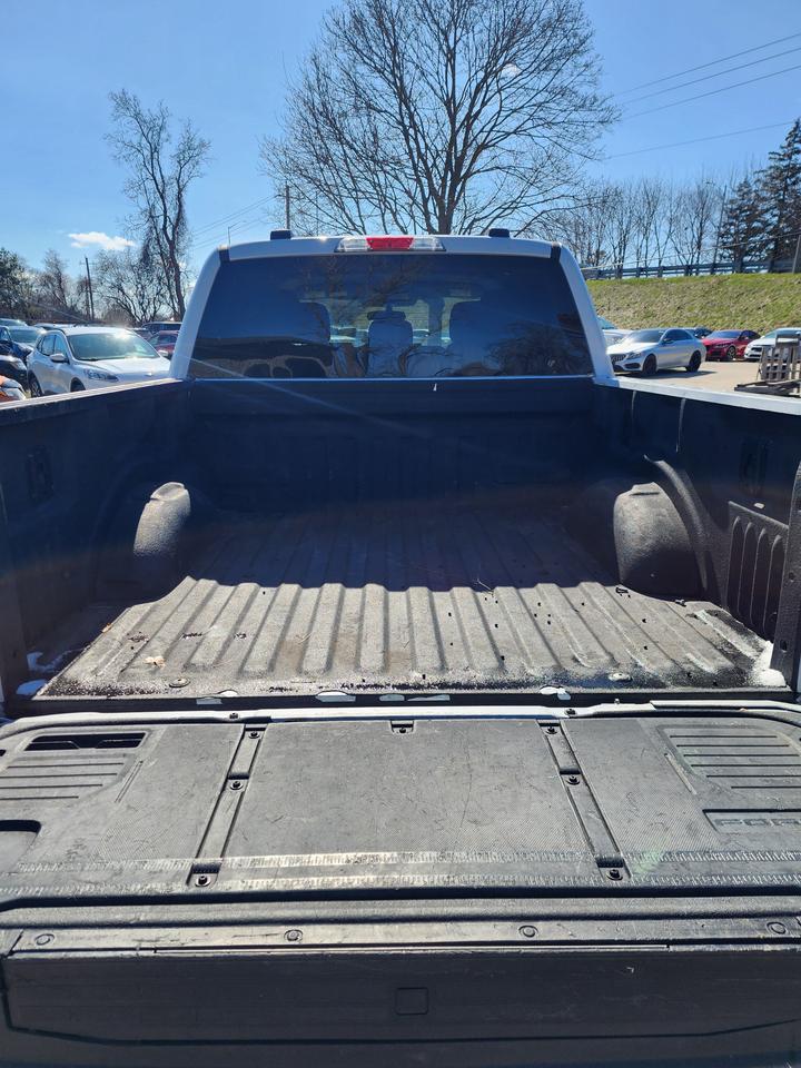 2022 Ford F-150 XLT l Clean Carfax l 2.7L l 6 Passenger l Crew Cab Photo