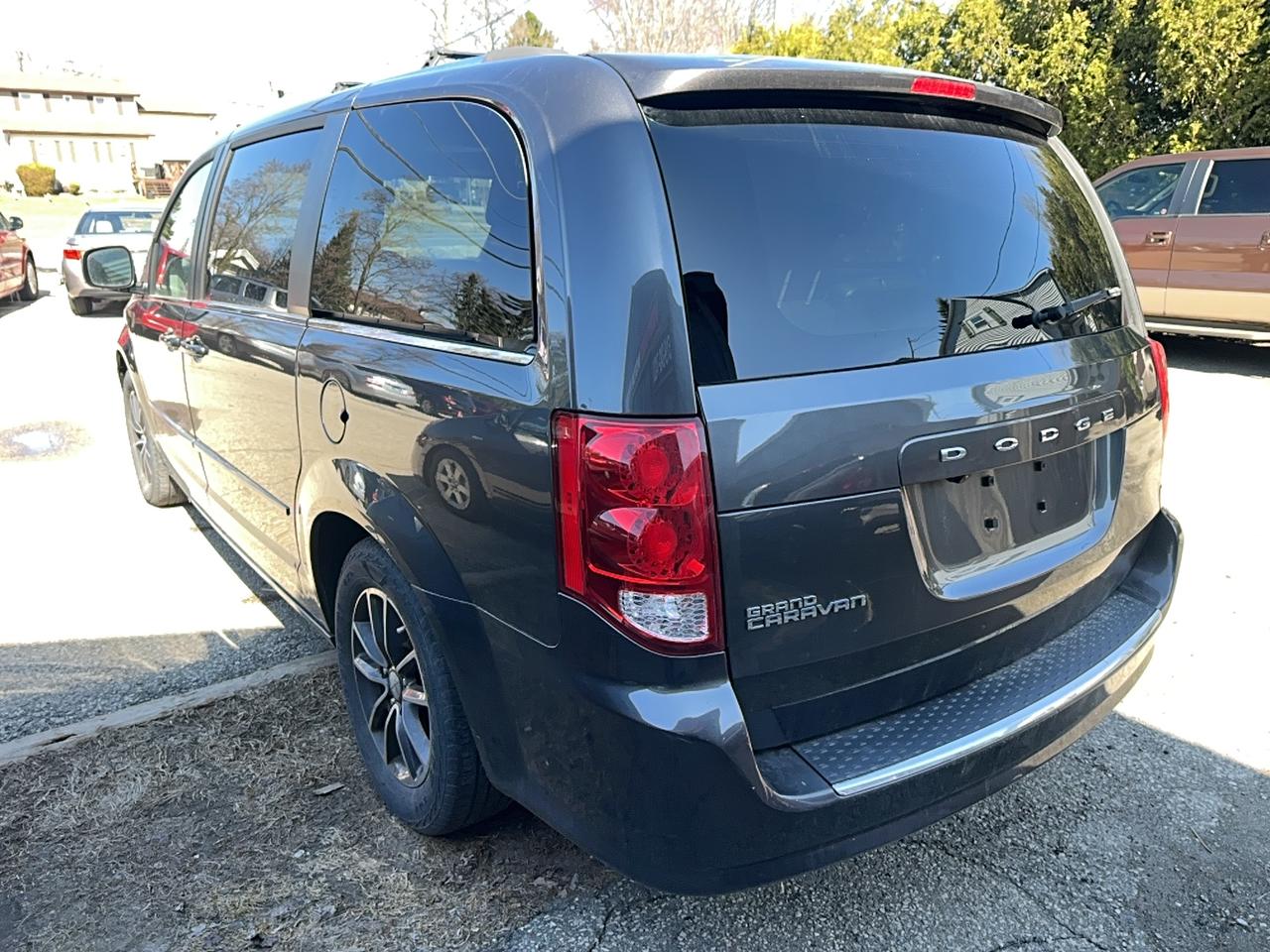 2017 Dodge Grand Caravan SXT Premium Plus Photo