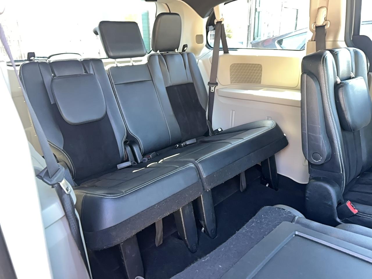 2017 Dodge Grand Caravan SXT Premium Plus Photo