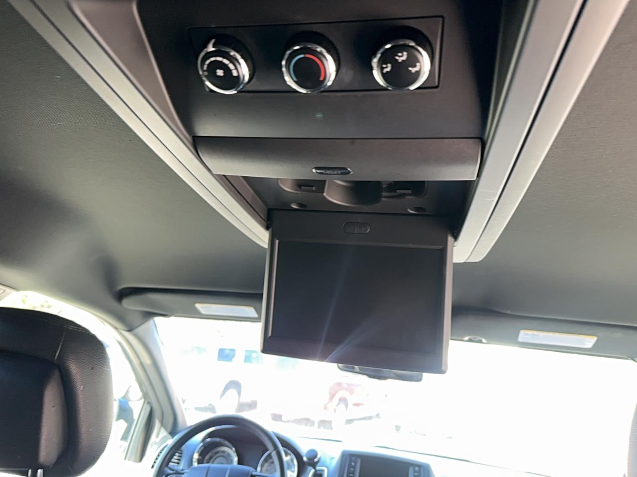 2017 Dodge Grand Caravan SXT Premium Plus Photo