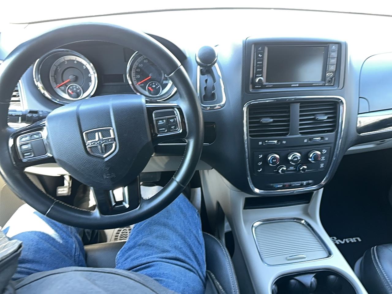 2017 Dodge Grand Caravan SXT Premium Plus Photo