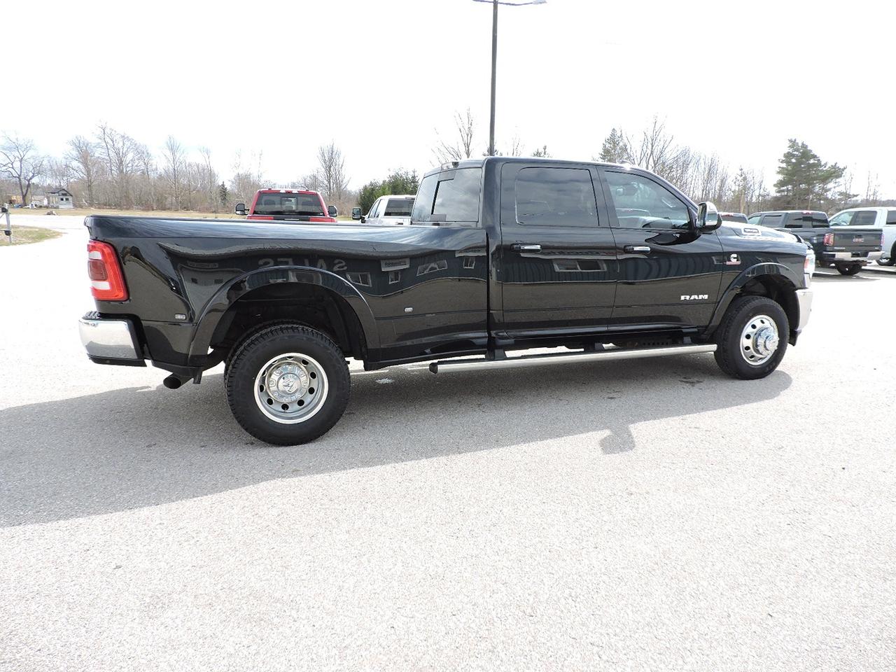 2019 RAM 3500 Laramie Diesel 4X4 New Tires New Brakes 160000 KMS Photo4