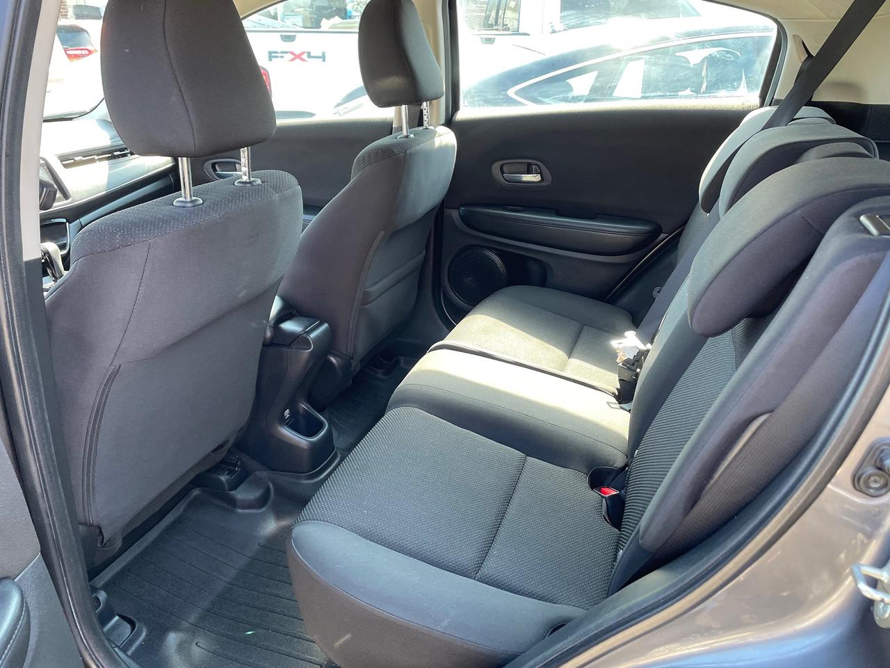 2017 Honda HR-V LX * Photo