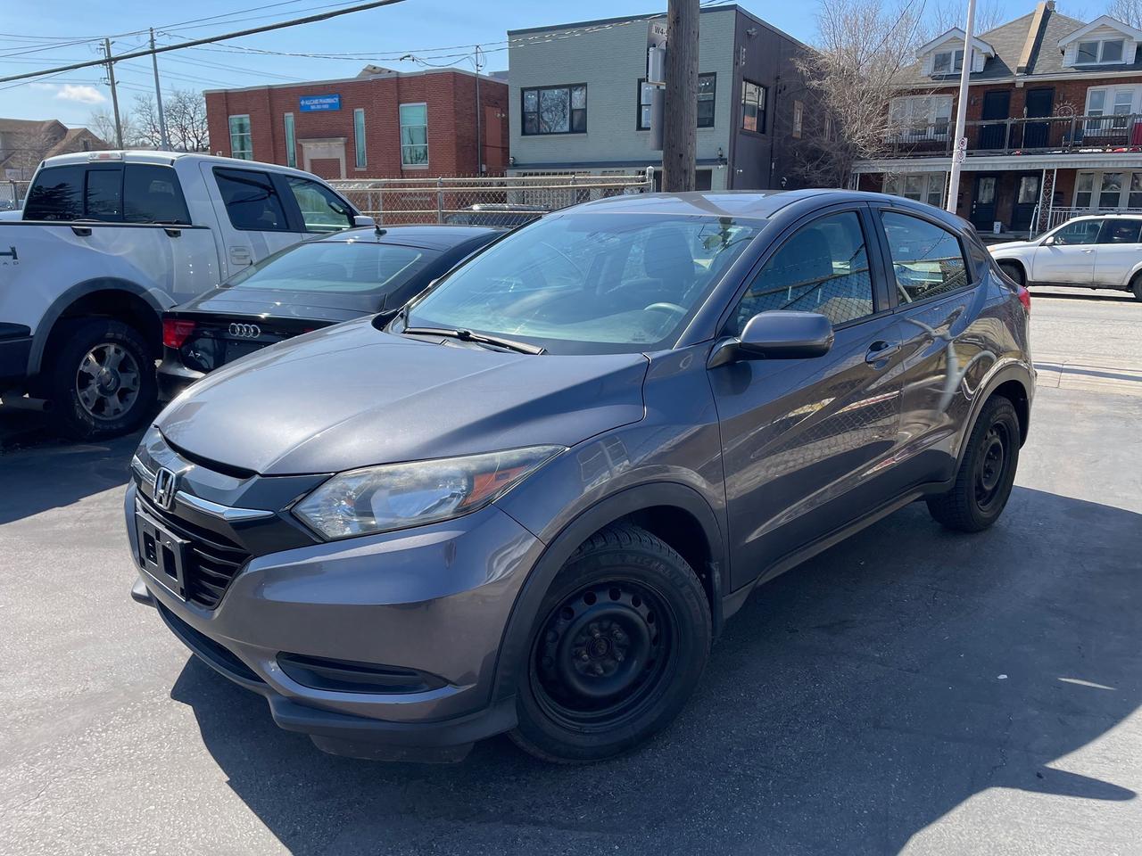 2017 Honda HR-V LX *ONE OWNER, BACKUP CAMERA, HEATED SEATS* Photo0