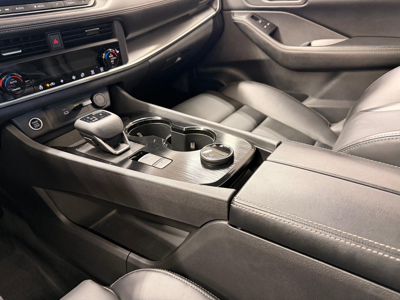 2023 Nissan Rogue SV AWD Midnight Edition+New Tires+CLEAN CARFAX Photo