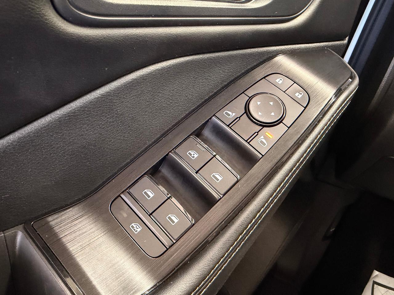 2023 Nissan Rogue SV AWD Midnight Edition+New Tires+CLEAN CARFAX Photo