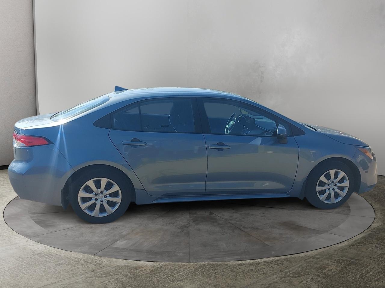 2023 Toyota Corolla LE Photo