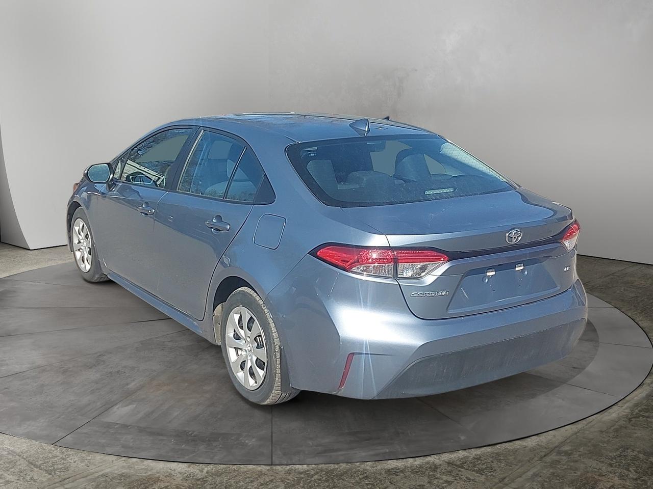 2023 Toyota Corolla LE Photo3