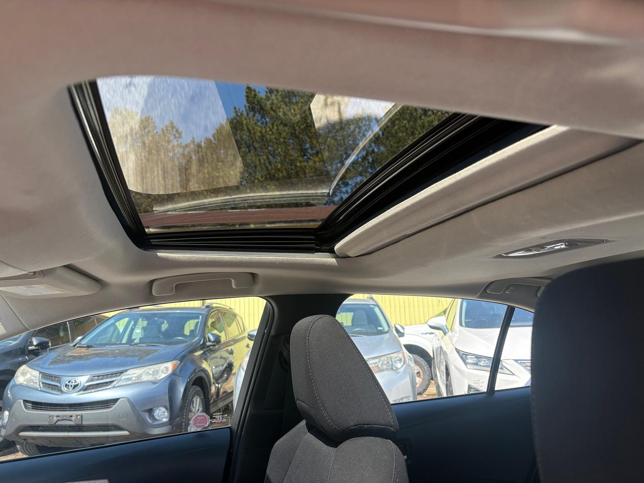 2021 Toyota Corolla ALLOYS,SUNROOF,NO ACCIDENT,CERTIFIED,3 Y/WARRANTY Photo