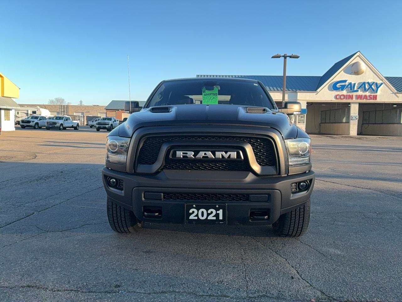2021 RAM 1500 Classic WARLOCK CREWCAB 4x4 3.6L6cylGas Nav  5'7" BOX Photo2