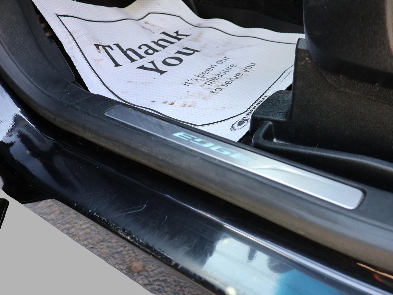 2018 Ford Edge V6 TITANIUM AWD CERTIFIED *2nd WINTER* CAMERA NAV BLUETOOTH LEATHER HEATED SEATS PANO ROOF CRUISE ALLOYS Photo