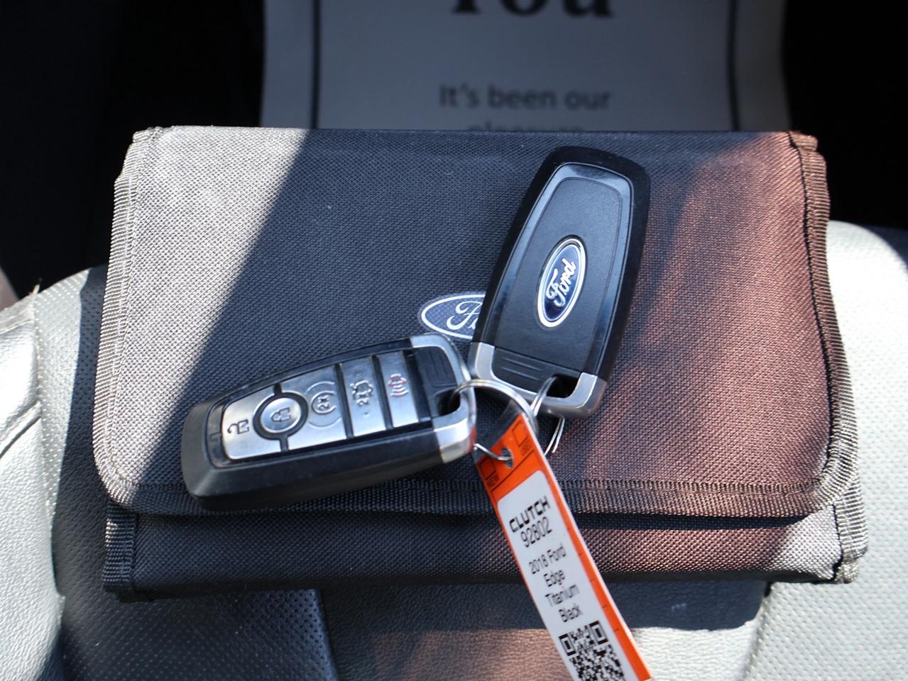 2018 Ford Edge V6 TITANIUM AWD CERTIFIED *2nd WINTER* CAMERA NAV BLUETOOTH LEATHER HEATED SEATS PANO ROOF CRUISE ALLOYS Photo